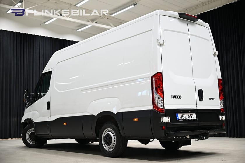 Bild 4 av Iveco Daily 35-140 Van 136HK L3H2 Automat|Webasto|Drag|3.5Ton-Dragvikt