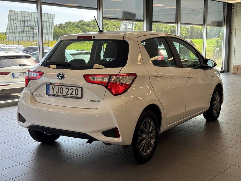 Bild 3 av Toyota Yaris Hybrid e-CVT Räntekampanj 3,99% Kamera