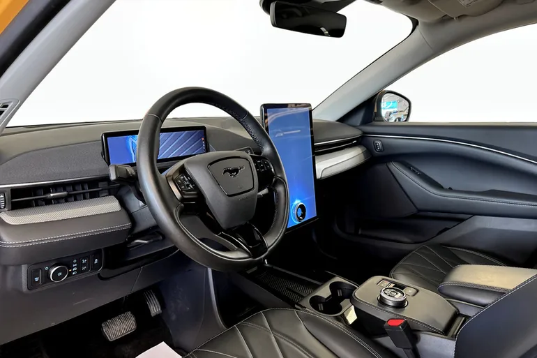Ford Mustang Mach-E Standard Range