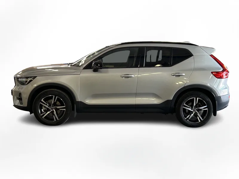 Bild 3 av 15 – Volvo XC40 B3 FWD Bensin Plus Dark