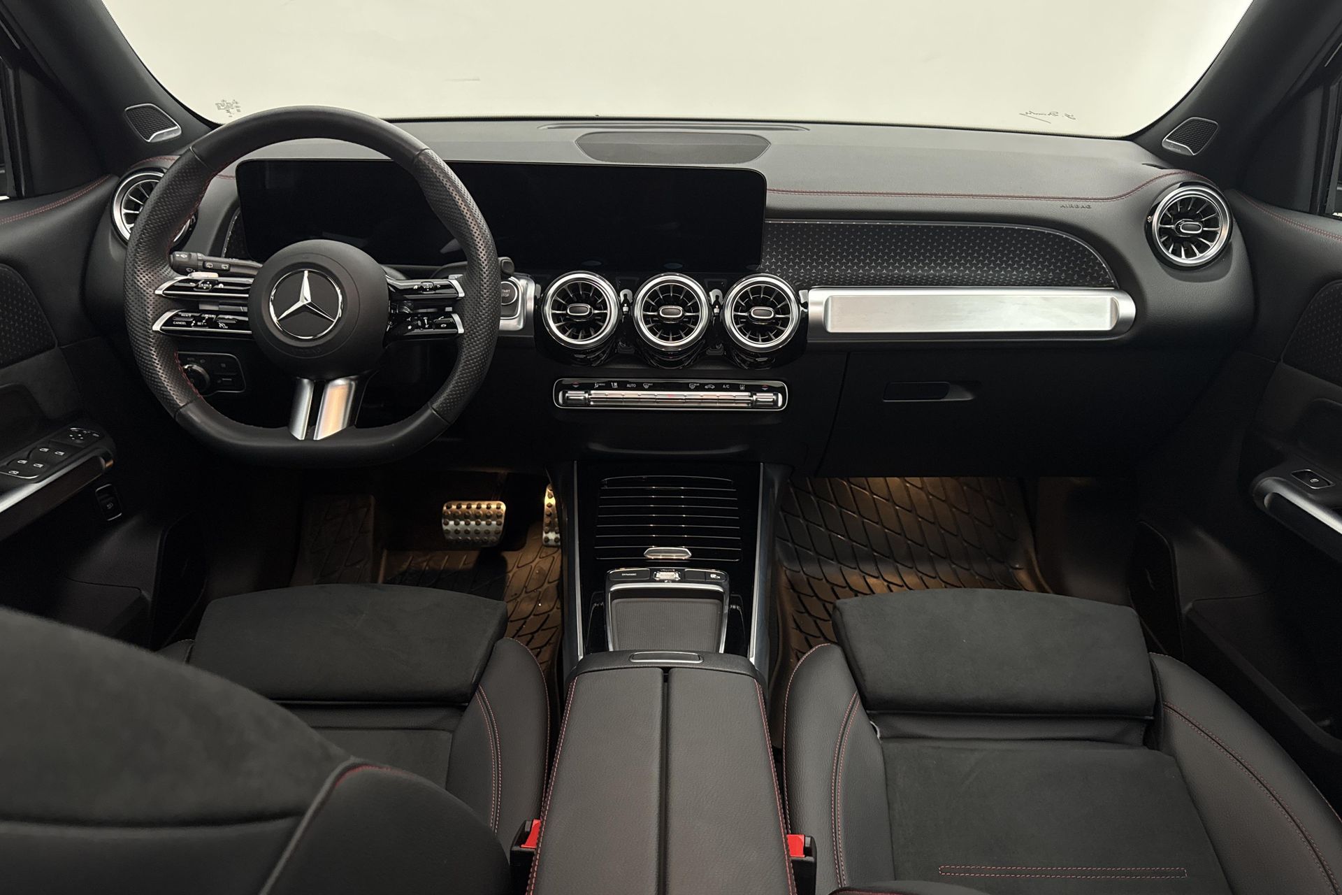 Mercedes-Benz EQB 300 4MATIC 2026, photo 7/10