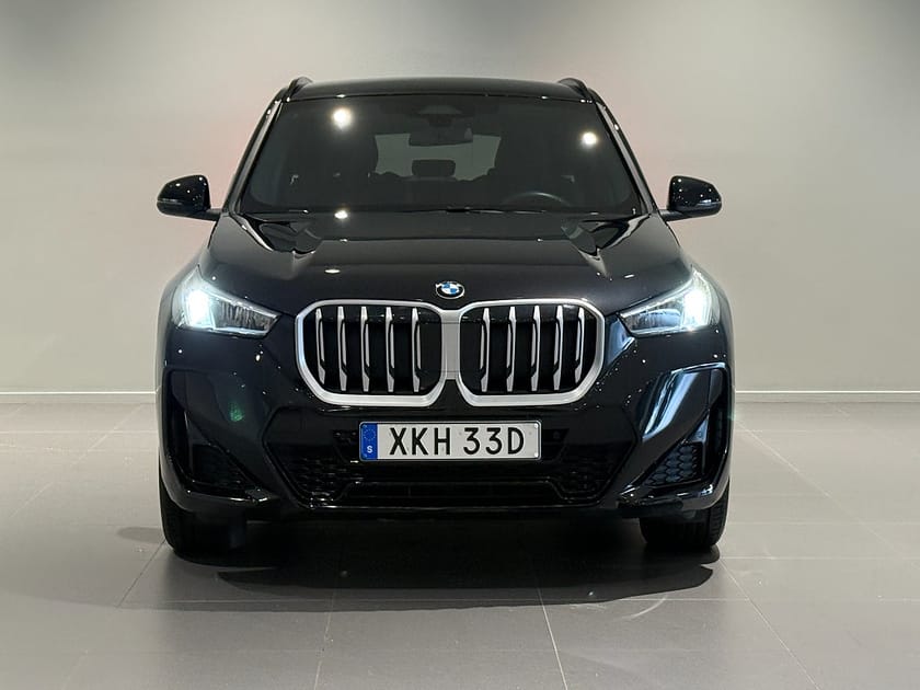 Bild 2 av BMW X1 sDrive18i M Sport Drag Backkamera Rattv Tonade 18"