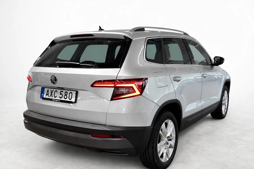 Bild 4 av Škoda Karoq 2.0 TDI DSG 4x4 Style Drag Läder Navi Kamera Canton