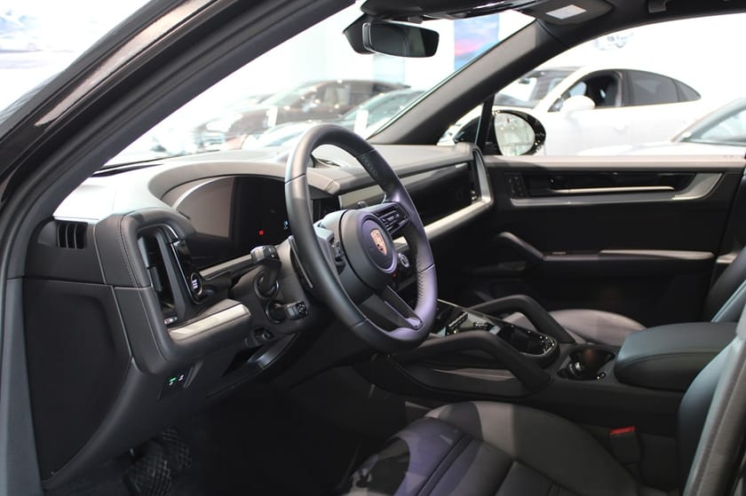 Bild 3 av Porsche Cayenne E-Hybrid Moms