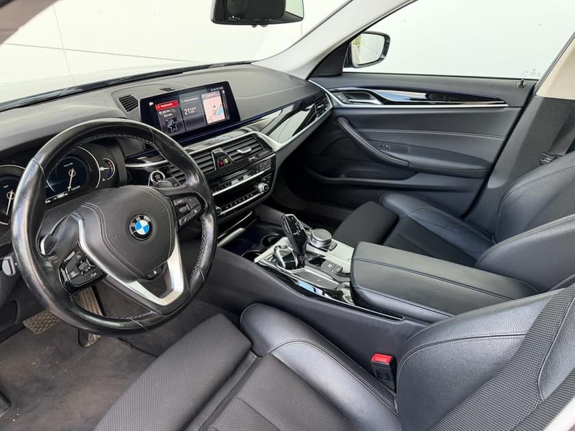 Bild 4 av BMW 520d xDrive Touring Sportline Backkamera Dragkrok Navi HiFi