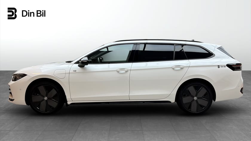 Bild 2 av Volkswagen Passat Variant eHybrid R-LINE 1.5 TSI 272 HK DEMO