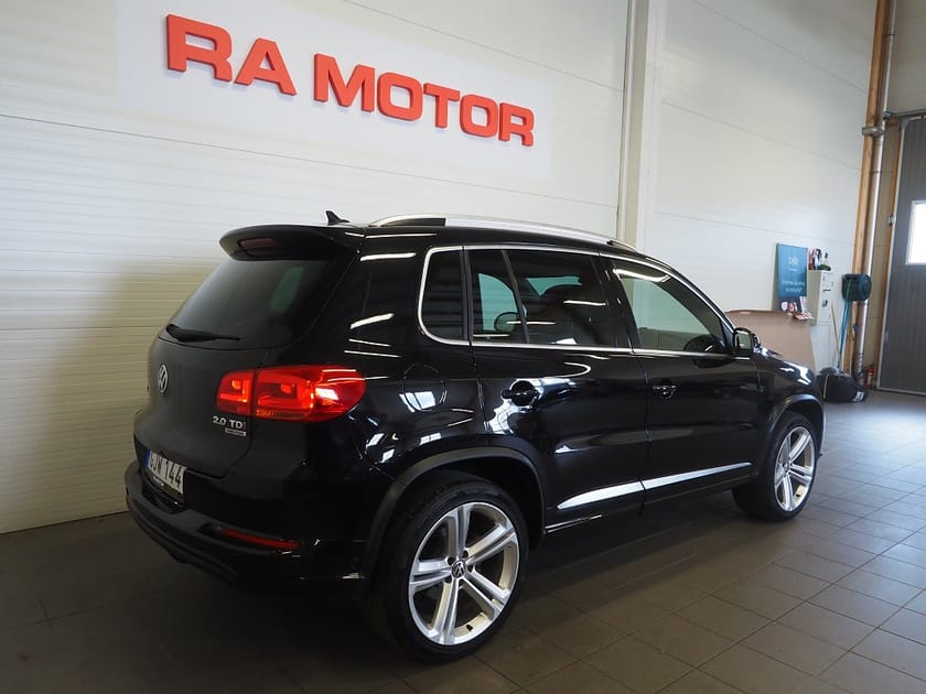Bild 5 av Volkswagen Tiguan 2.0 TDI 4Motion R-Line Pluspaket Pano Skinn Drag D-Värm