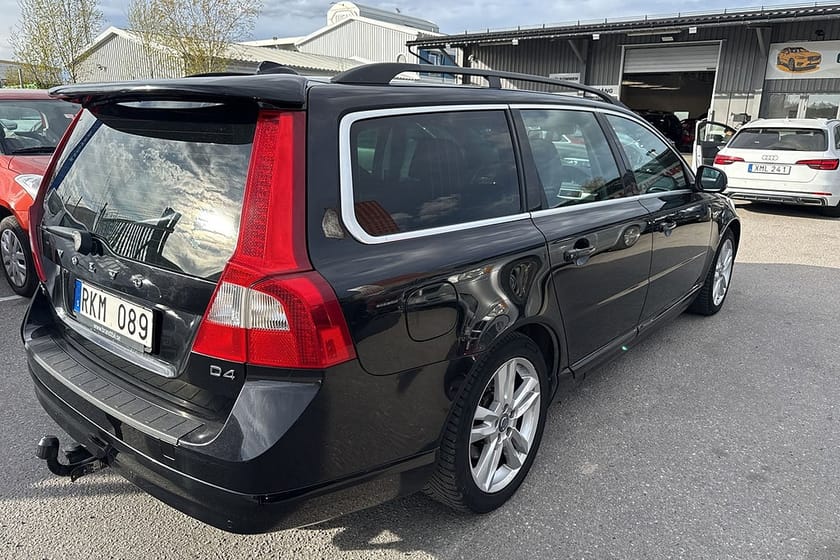 Bild 5 av Volvo V70 D4 Momentum Aut Drag Skinn Värmare