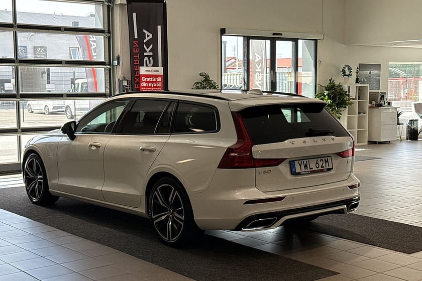 Bild 5 av Volvo V60 Recharge T8 AWD 18,8kWh 456hk R-Design/360°/Dragkrok/HK
