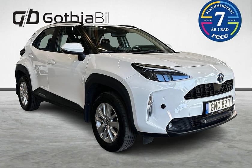 Bild 3 av Toyota Yaris Cross Hybrid AWD-i e-CVT Active Kamera Farthållare Rattvärme