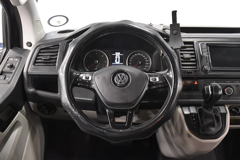 Bild 2 av Volkswagen Transporter Kombi T32 2.0 4Motion Aut Drag 150hk
