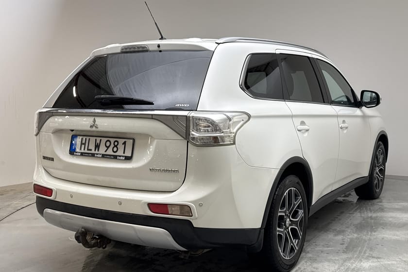 Bild 3 av Mitsubishi Outlander 2.2 Di-D 4WD (150hk) Business 7-sits