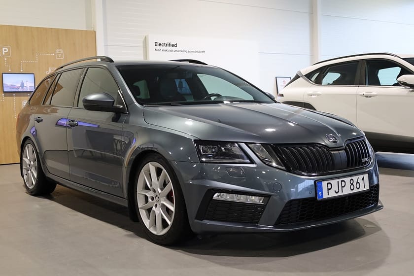 Bild 4 av Škoda Octavia Kombi Skoda  2.0 TDI RS AUT 4x4 Navi Värmare Kamera Canton CarPlay
