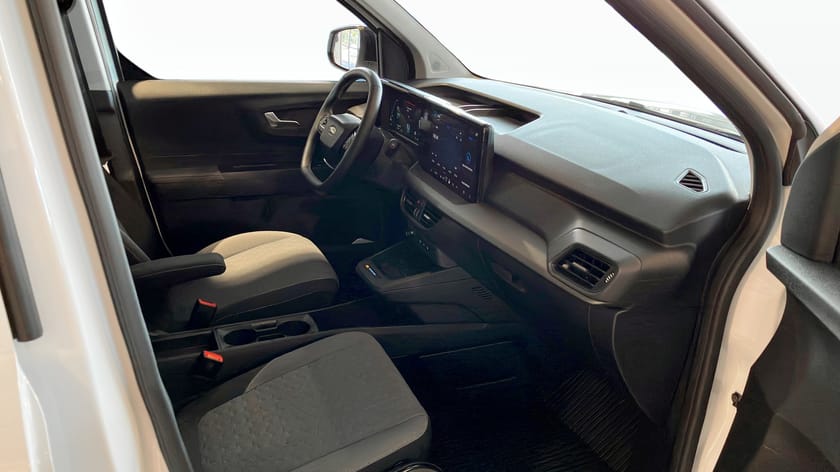 Bild 3 av Ford E-Transit Courier Demo | Limited | Skåp | FWD | 15,000 att ladda för |