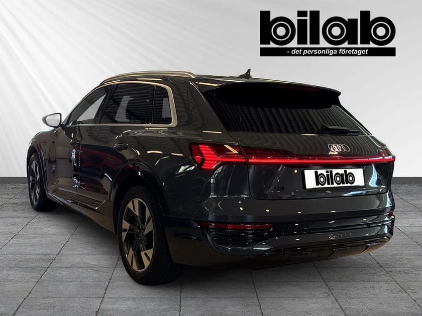 Bild 3 av Audi Q8 55 e-tron quattro Drag, ventilationsstolar, skinn,