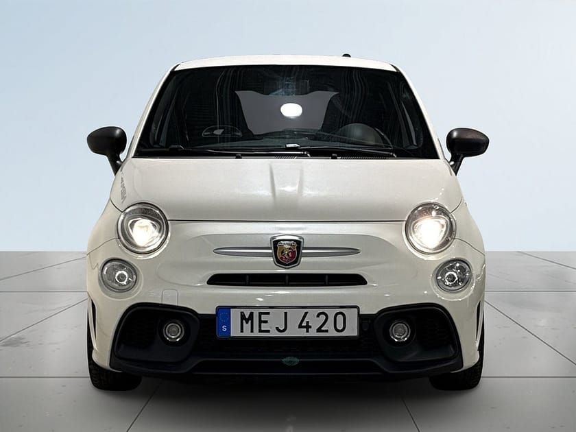 Bild 2 av Abarth 595 1.4 T-JET 16V Motorvärmare 145hk S/V-hjul