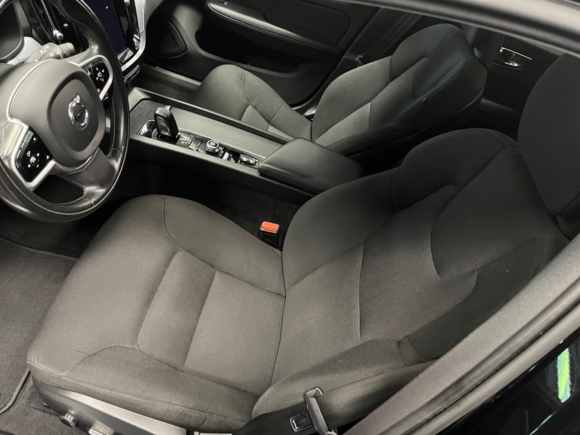 Bild 4 av Volvo V60 B4 Diesel Momentum Advanced SE