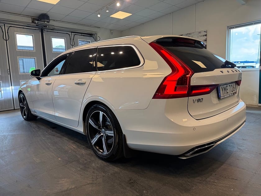 Bild 3 av Volvo V90 D3 AWD Geartronic R-Design Drag Gps Värmare Kamrem bytt