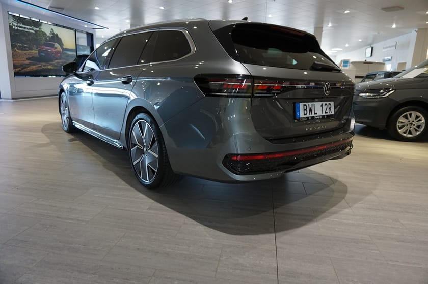Bild 3 av Volkswagen Passat Sportscombi R-LINE 1.5 eTSI 150 Drag/Värmare