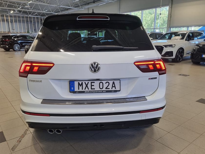 Bild 5 av Volkswagen Tiguan R-Line TSI 190hk 4M Aut Black/Pano/El.stol/Dynaudio