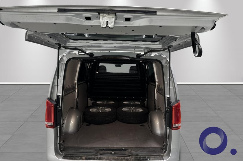 Bilde 4 av Mercedes-Benz Vito 119 CDI 4x4 3.0t V119 4MATIC | Webasto| Krok| Adaptiv cruise contr.