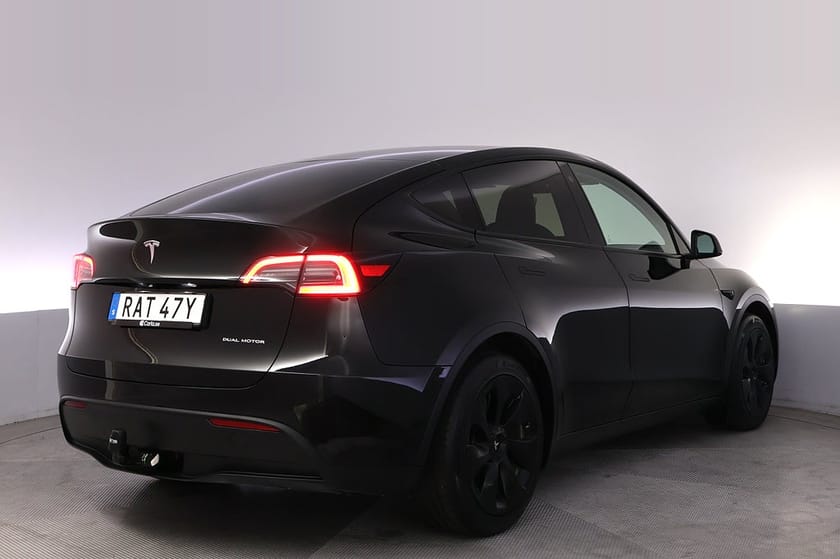 Bild 5 av Tesla Model Y Long Range AWD Autopilot Pano Drag
