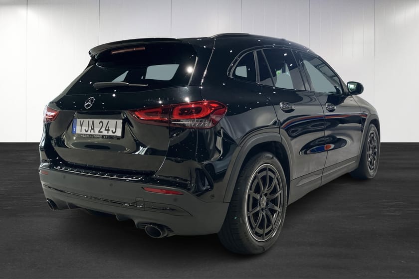 Bild 3 av Mercedes-Benz AMG GLA 35 4MATIC Panorama Värmare Drag
