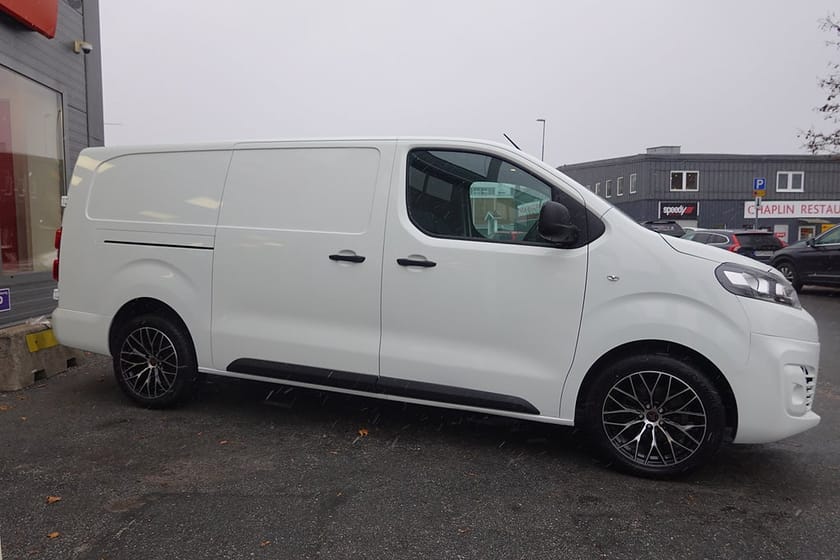 Bild 4 av Citroën Jumpy Van IP 120hk L3H1 18" | INREDNING | DRAG | VÄRMARE