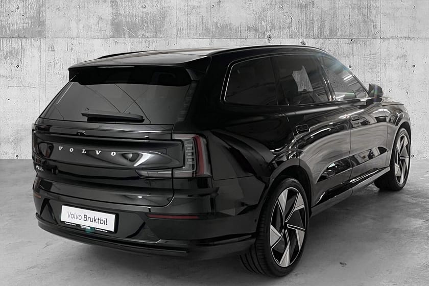 Bilde 5 av Volvo EX90 Twin Motor 7-seater Ultra KROK|22"|B&W|PILOT.ASSIST|7S