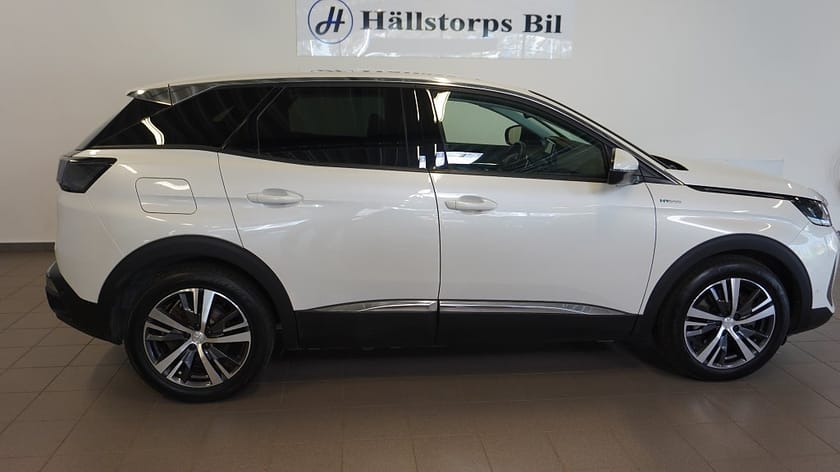 Bild 2 av Peugeot 3008 HYBRID 225 PLUG-IN 225/DRAGKROK/B-KAMERA/NAVI/NY VINDRUTA