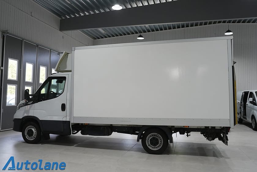 Bild 3 av Iveco Daily 35-140 Chassi Cab 2.3 JTD Hi-Matic Värmare,3sits, 136hk