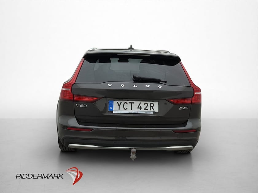Bild 4 av Volvo V60 Cross Country B4 AWD Plus H/K Läder 360° BLIS Drag