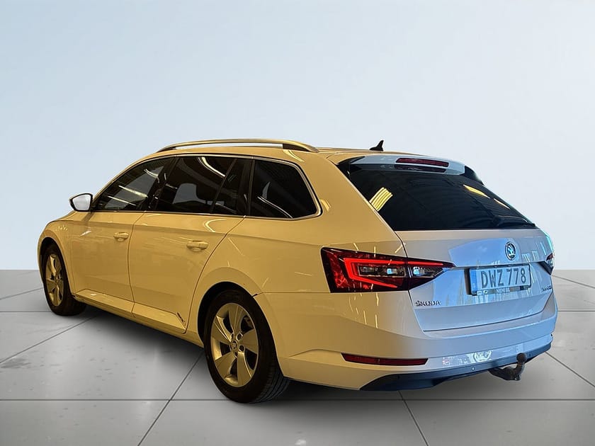 Bild 5 av Škoda Superb Kombi Skoda 2.0 TDI SCR Rattvärme/SoV-Hjul/P-Sens/Drag/LED-ramp