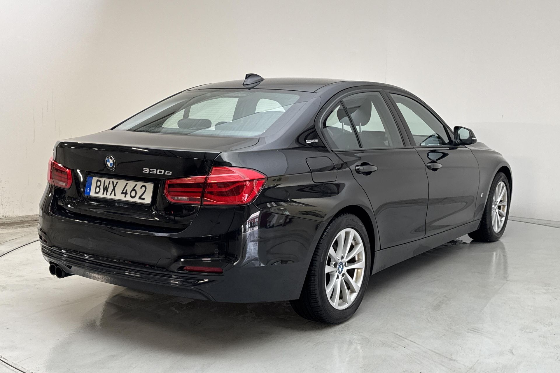 BMW 330 e Sedan 2018, photo 3/10