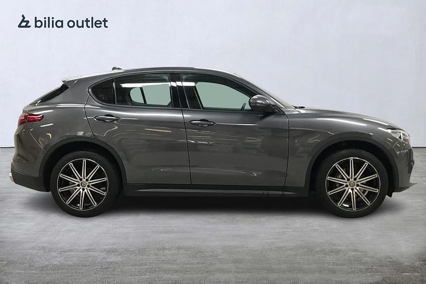 Bild 4 av Alfa Romeo Stelvio 2.2 JTD Super  210hk Backkamera