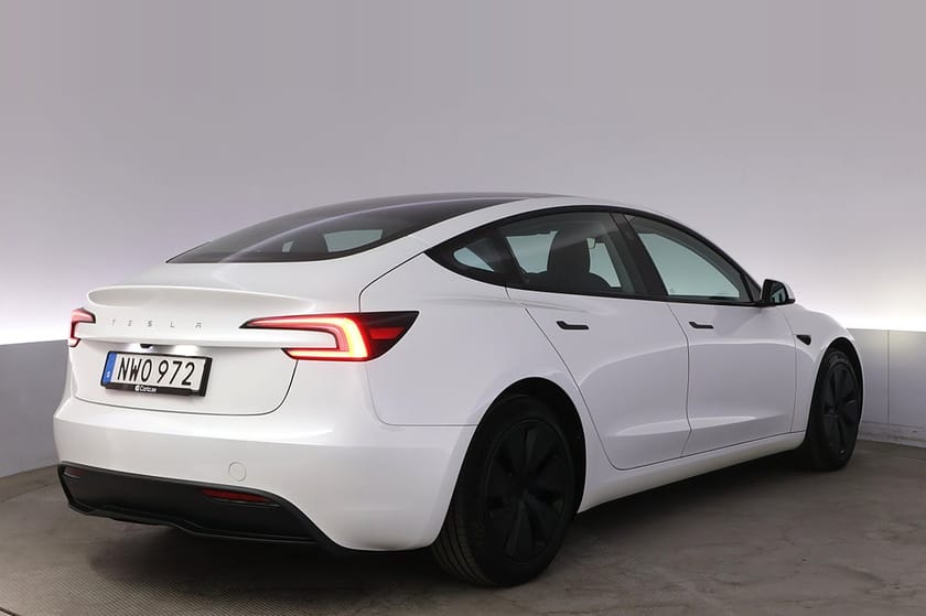 Bild 5 av Tesla Model 3 Standard Range Highland Autopilot Panorama