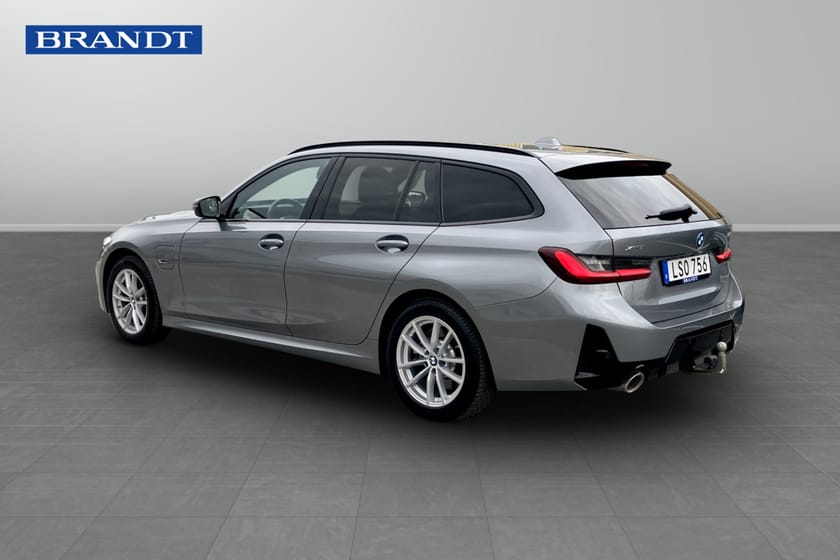 Bild 2 av BMW 330e xDrive Touring M Sport 292hk