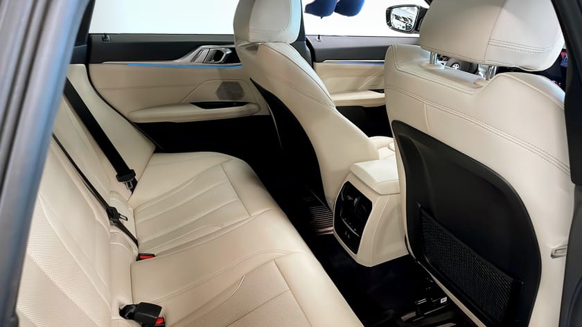 Bild 5 av BMW i4 M50 xDrive Gran Coupé M-Sport Glastaklucka HiFi Värmare Backkamera