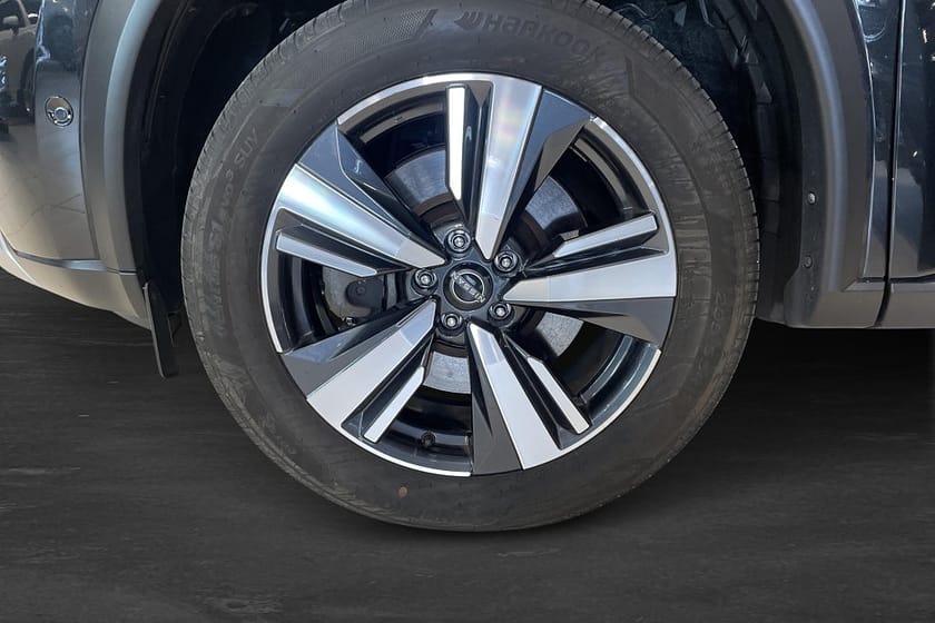 Bild 5 av Nissan X-Trail e-4ORCE Tekna 360° Navi Head up Skinn