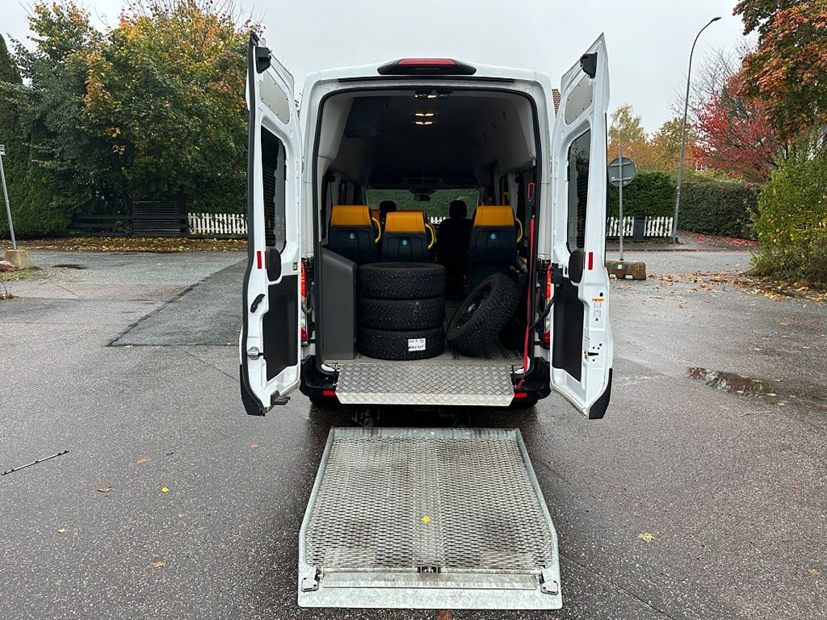 Ford Transit 350 Kombi, bild 19 av 22
