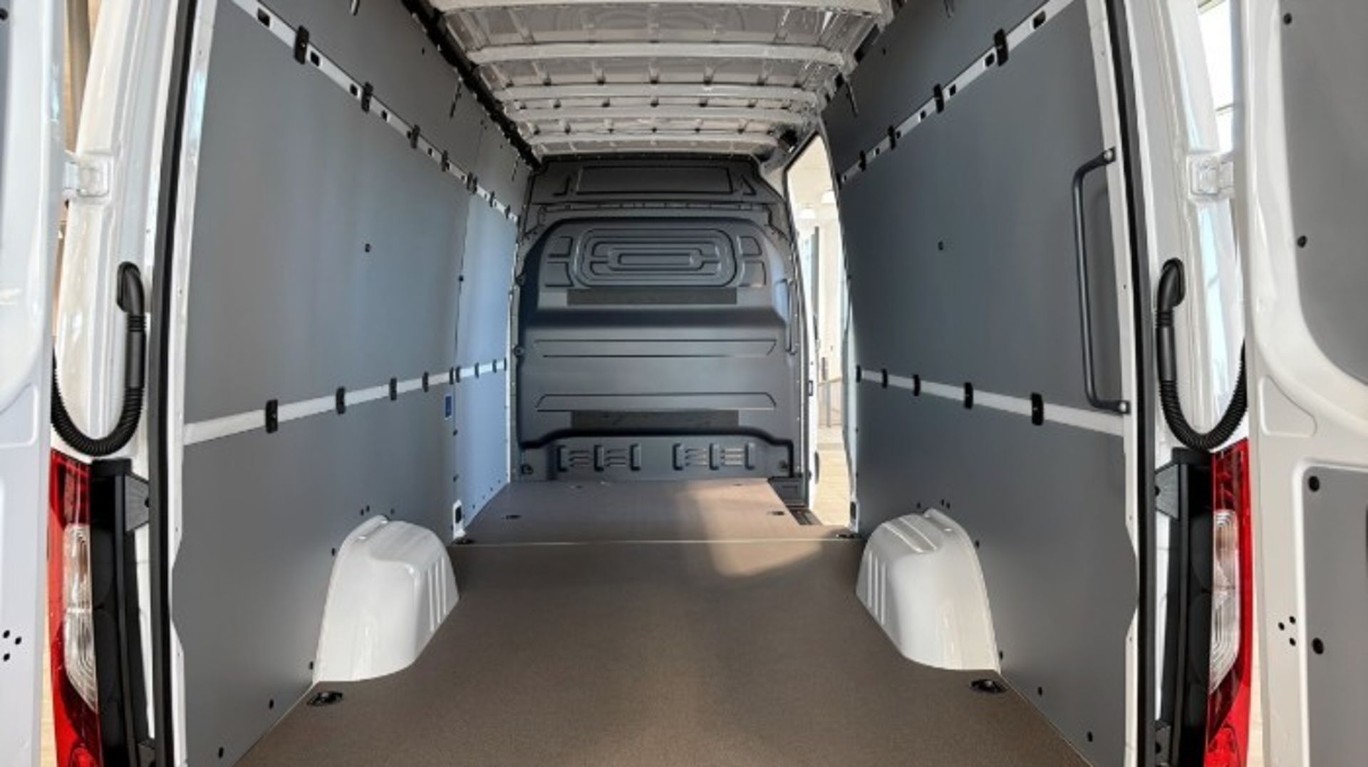 Mercedes-Benz eSprinter 2026, photo 6/9
