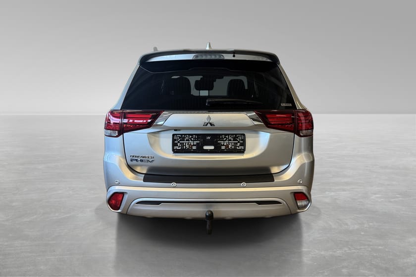 Bilde 4 av Mitsubishi Outlander PHEV Instyle+ AWD/ H.feste/ Skinn/ Acc/ 360/ +++
