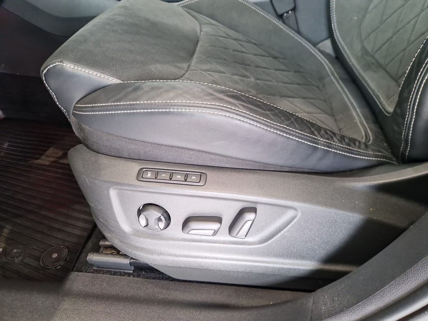Bild 4 av Škoda Kodiaq 7-Seater SPORTLINE 2,0 TDI 200 HK  DSG 4X4/drag/värmare/ 7-