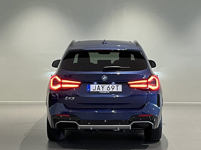 Bild 4 av BMW iX3 Charged M Sport Panorama Drag Elstolar minne AdptFarth