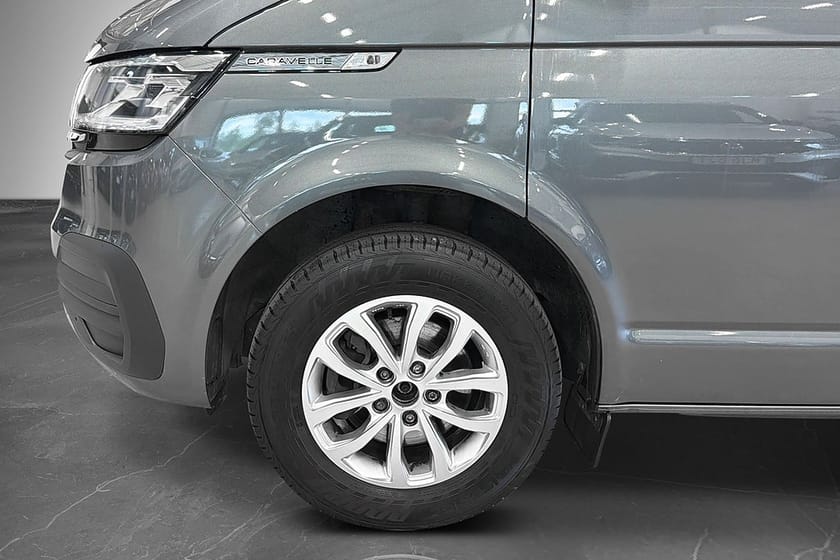 Bild 2 av Volkswagen Caravelle 2.0 TDI 150hk 4M Comfortline 9-sits Drag B-kam Lång