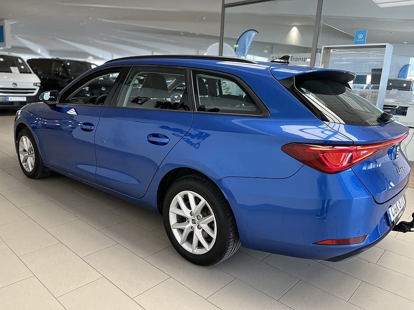 Bild 3 av SEAT Leon Sportstourer 1.5eETSI 115 HK DSG|Värmare|Drag|B-kamera