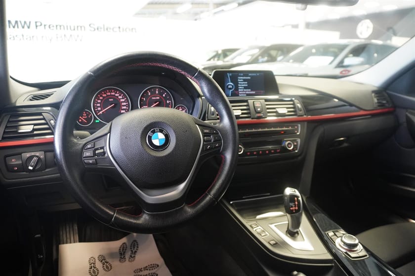 Bild 5 av BMW 320d xDrive Sedan Sportline Drag Navi