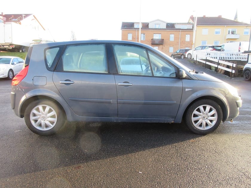 Bild 5 av Renault Scénic 1.6 112 hk NYBESIKTIGAD 15900 kr