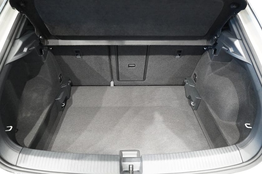 Bild 5 av Volkswagen T-Roc R-LINE 1.5 AUT / KAMERA / ASSISTANSPAKET DIGITAL C