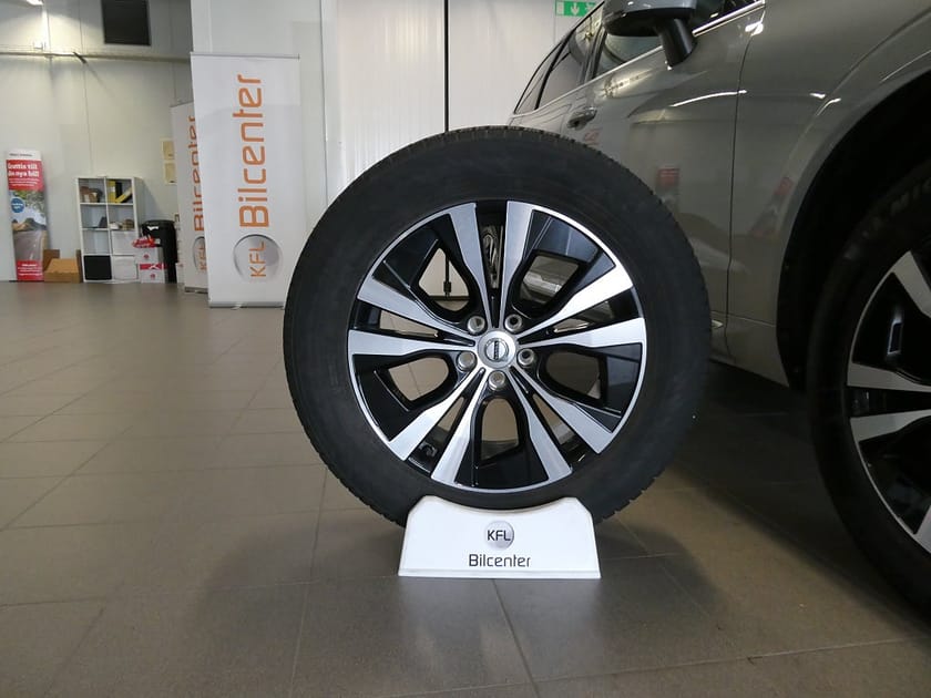 Bild 2 av Volvo XC60 Recharge T6 AWD Core Edition Pano-Longrange-Kamera-SoV